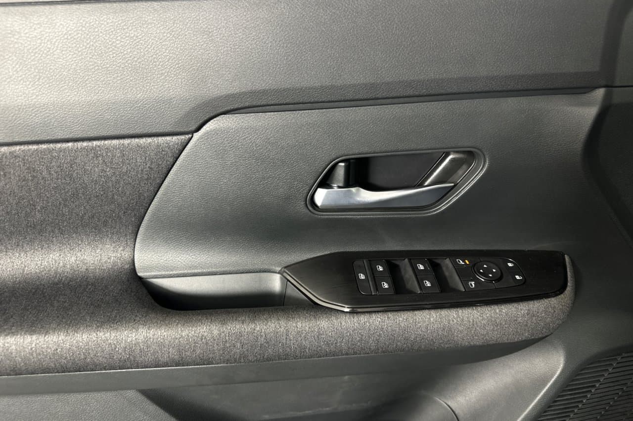 2026 Nissan Kicks SV 8