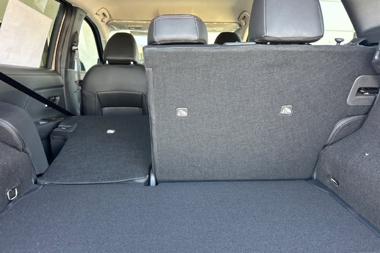 2026 Nissan Kicks SR 12