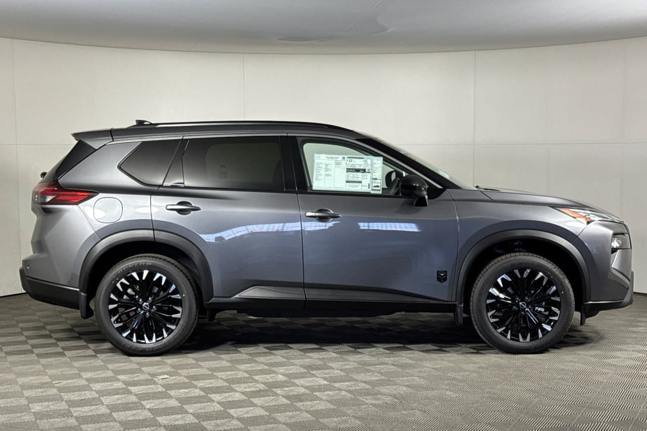 2026 Nissan Rogue Dark Armor 11