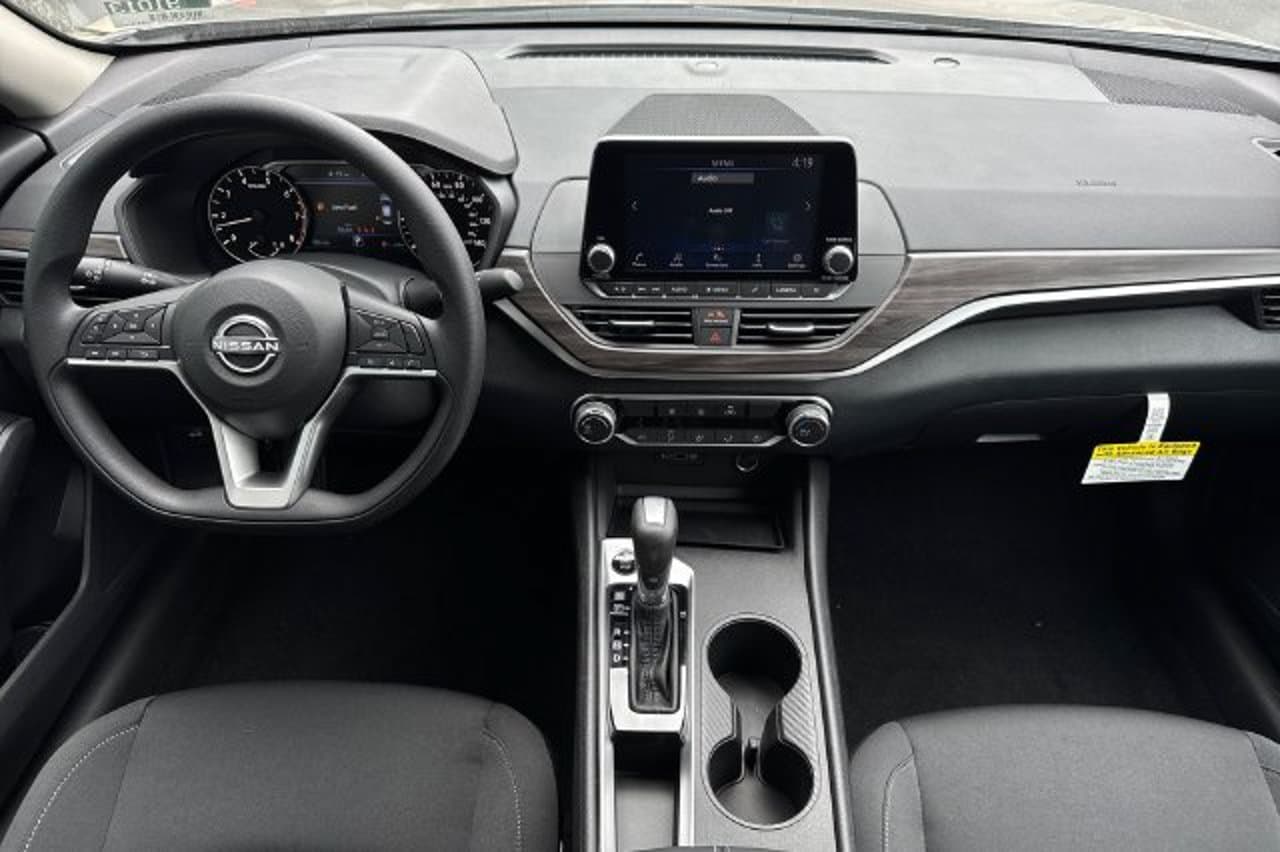 2026 Nissan Altima SV 10