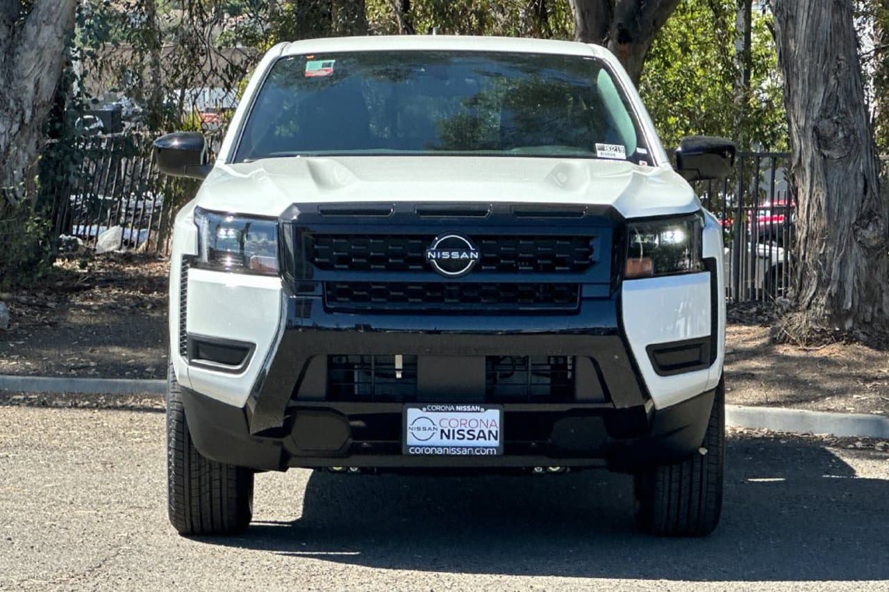 2027 Nissan Frontier SV 7