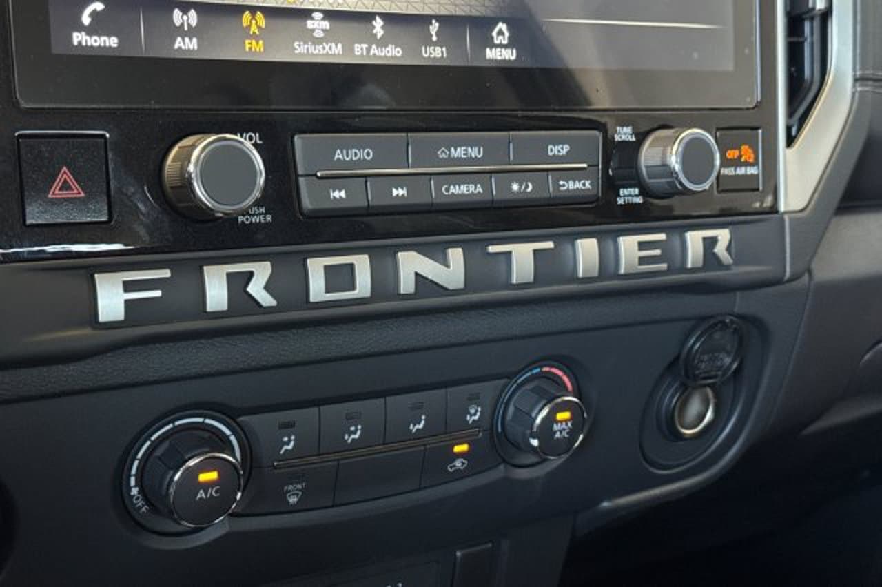 2027 Nissan Frontier SV 16