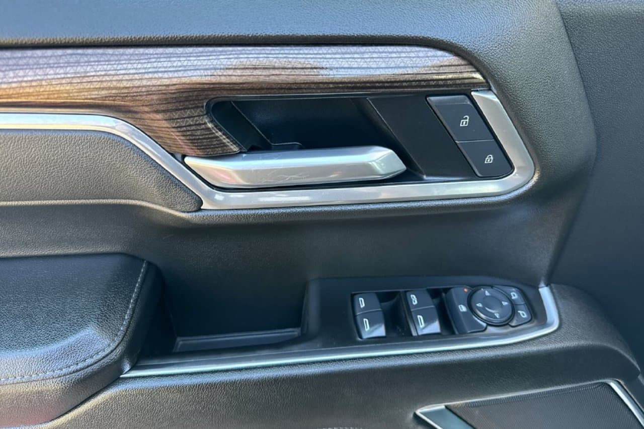 2025 Chevrolet Silverado 1500 LT 9