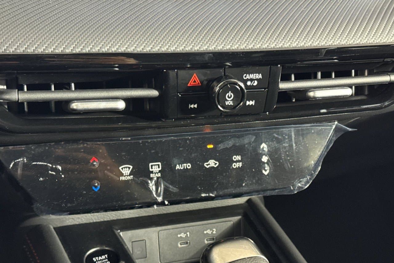 2027 Nissan Kicks SR 17