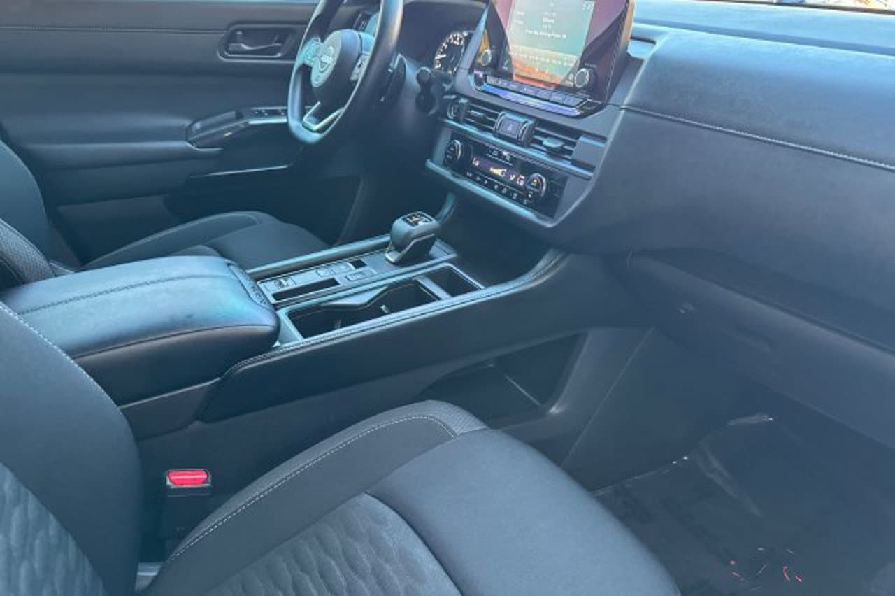 2024 Nissan Pathfinder S 14