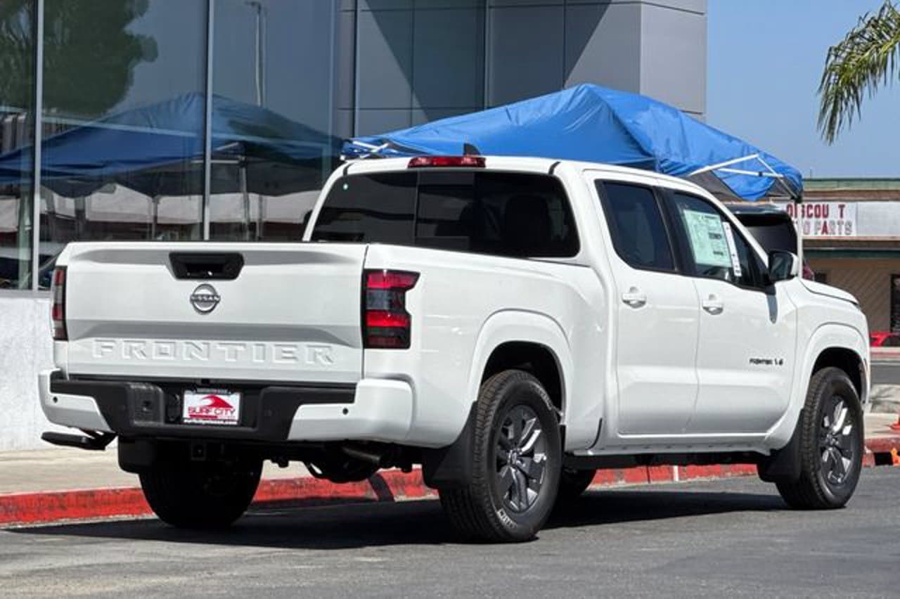 2027 Nissan Frontier SV 3