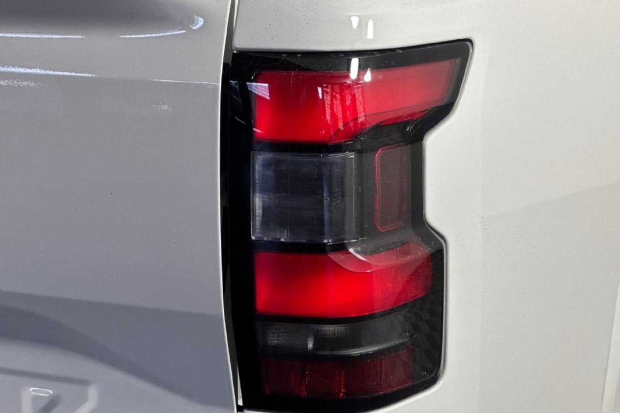 2026 Nissan Frontier S 22