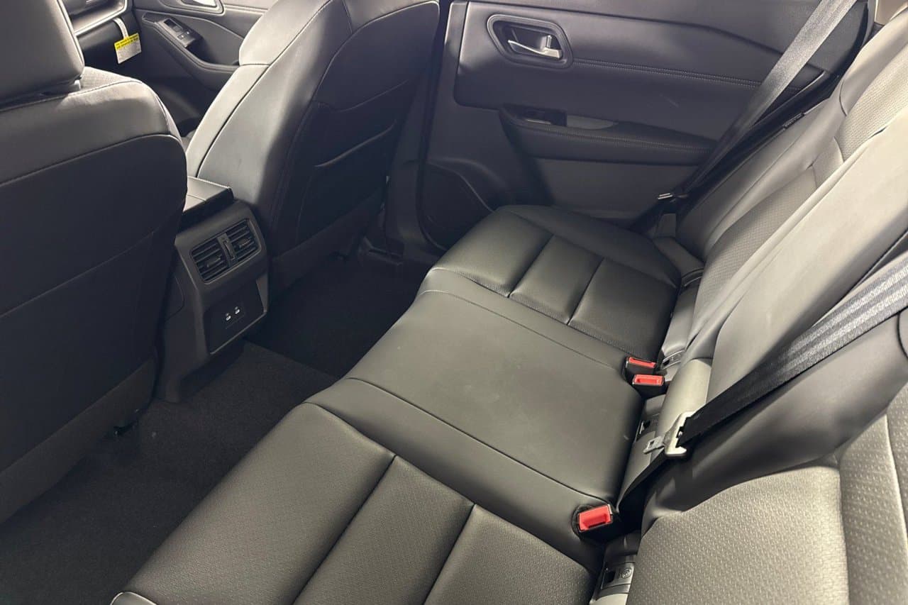 2026 Nissan Rogue Dark Armor 9