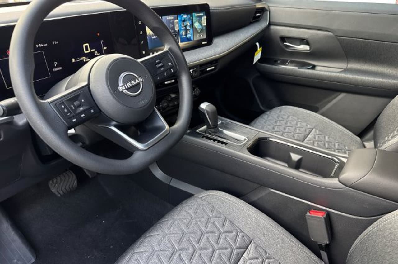 2027 Nissan Kicks SV 7