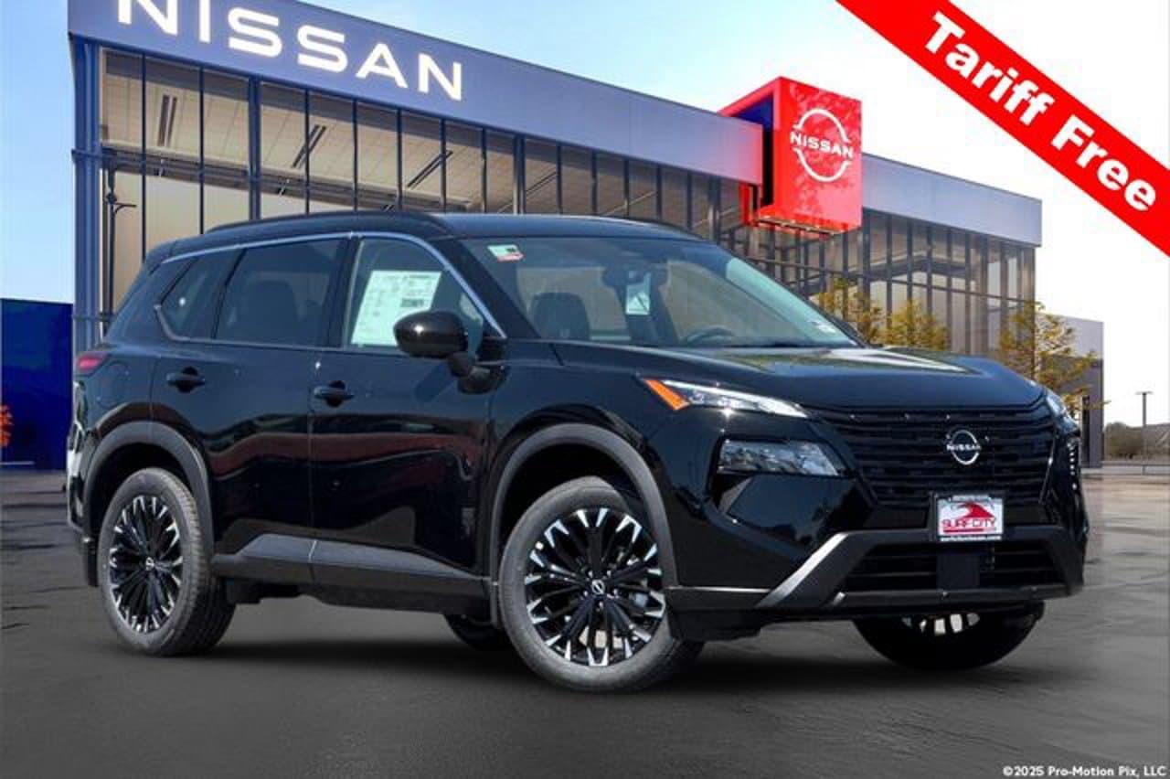 2026 Nissan Rogue Dark Armor 1