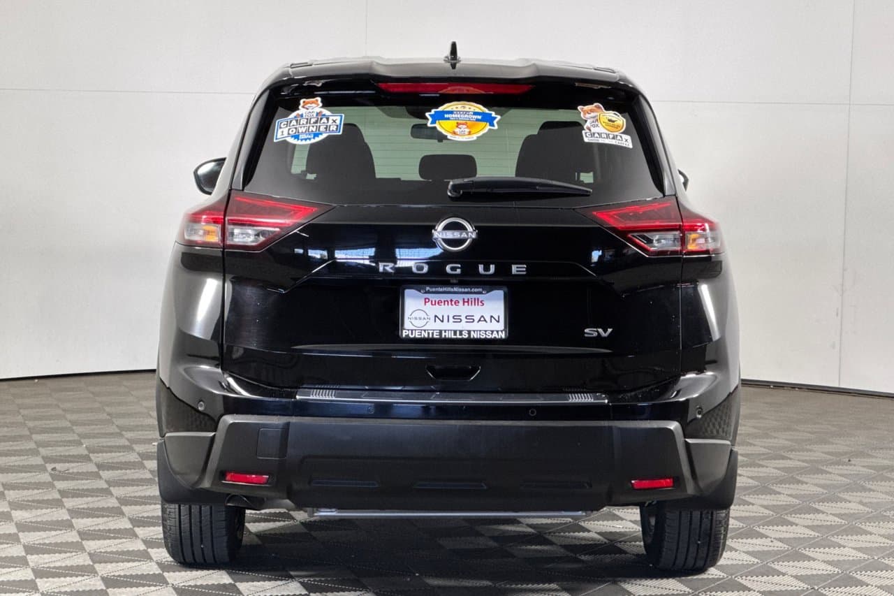 2024 Nissan Rogue SV 4