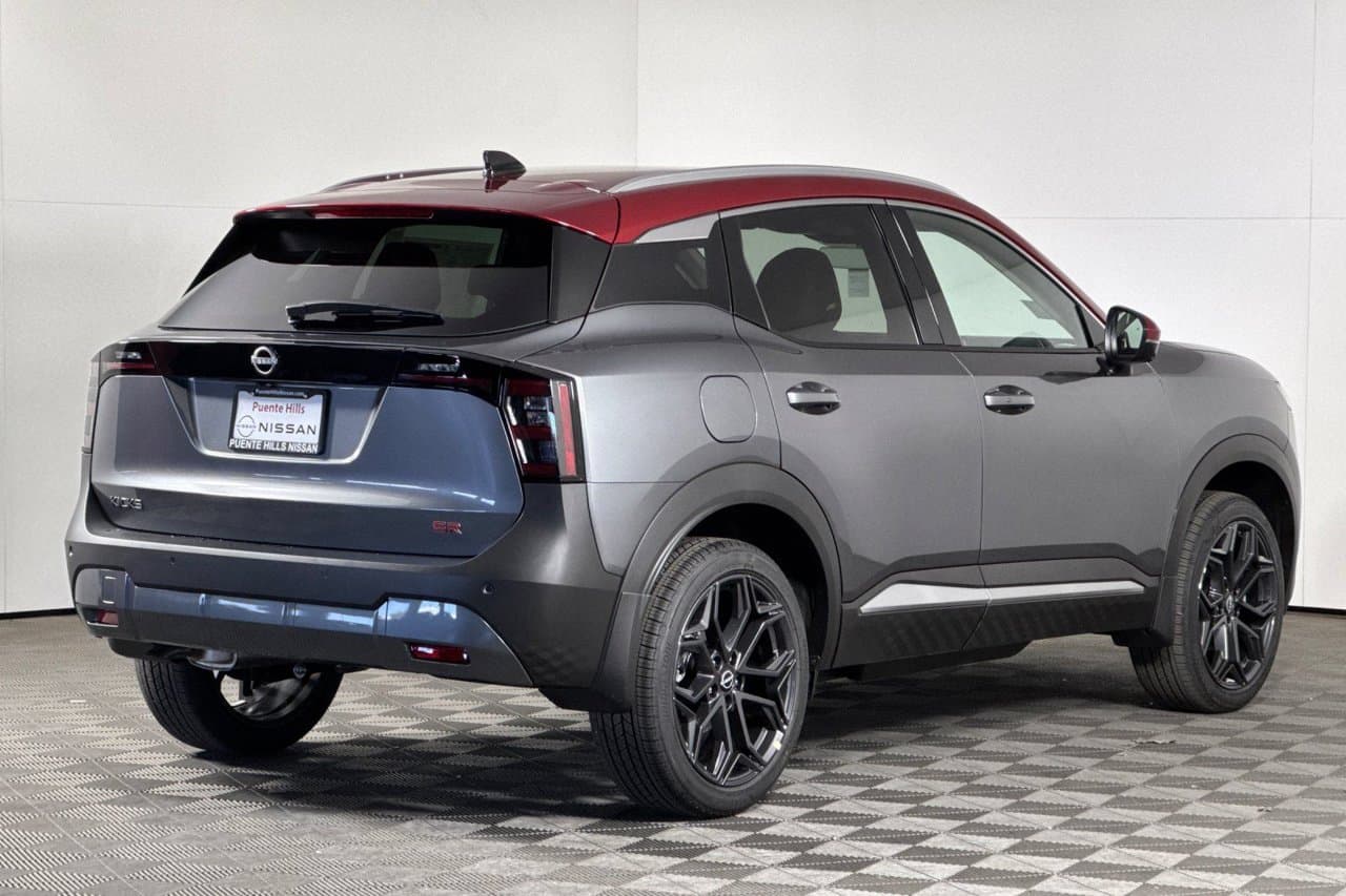 2026 Nissan Kicks SR 3