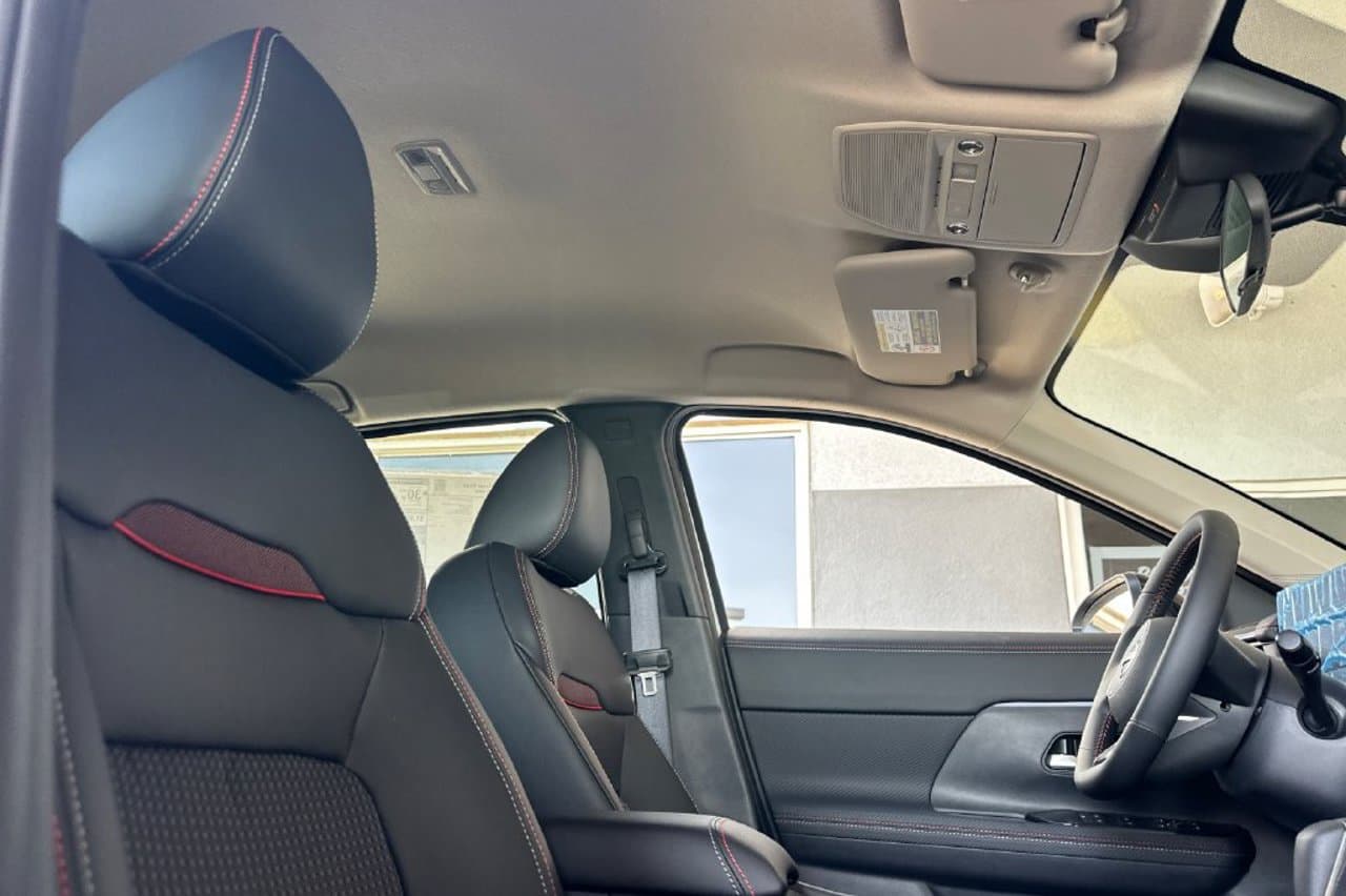 2027 Nissan Kicks SR 14