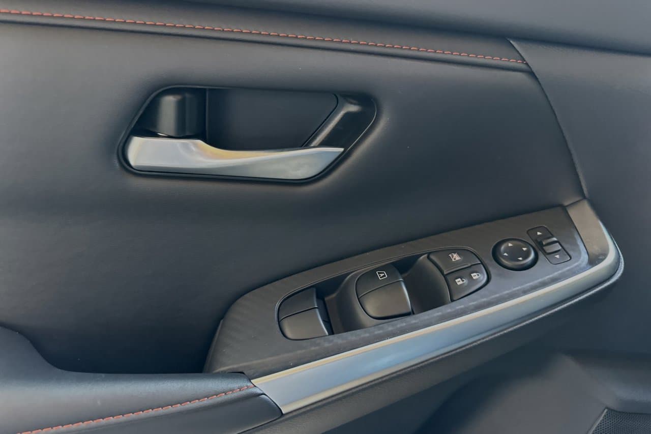 2025 Nissan Sentra SR 8