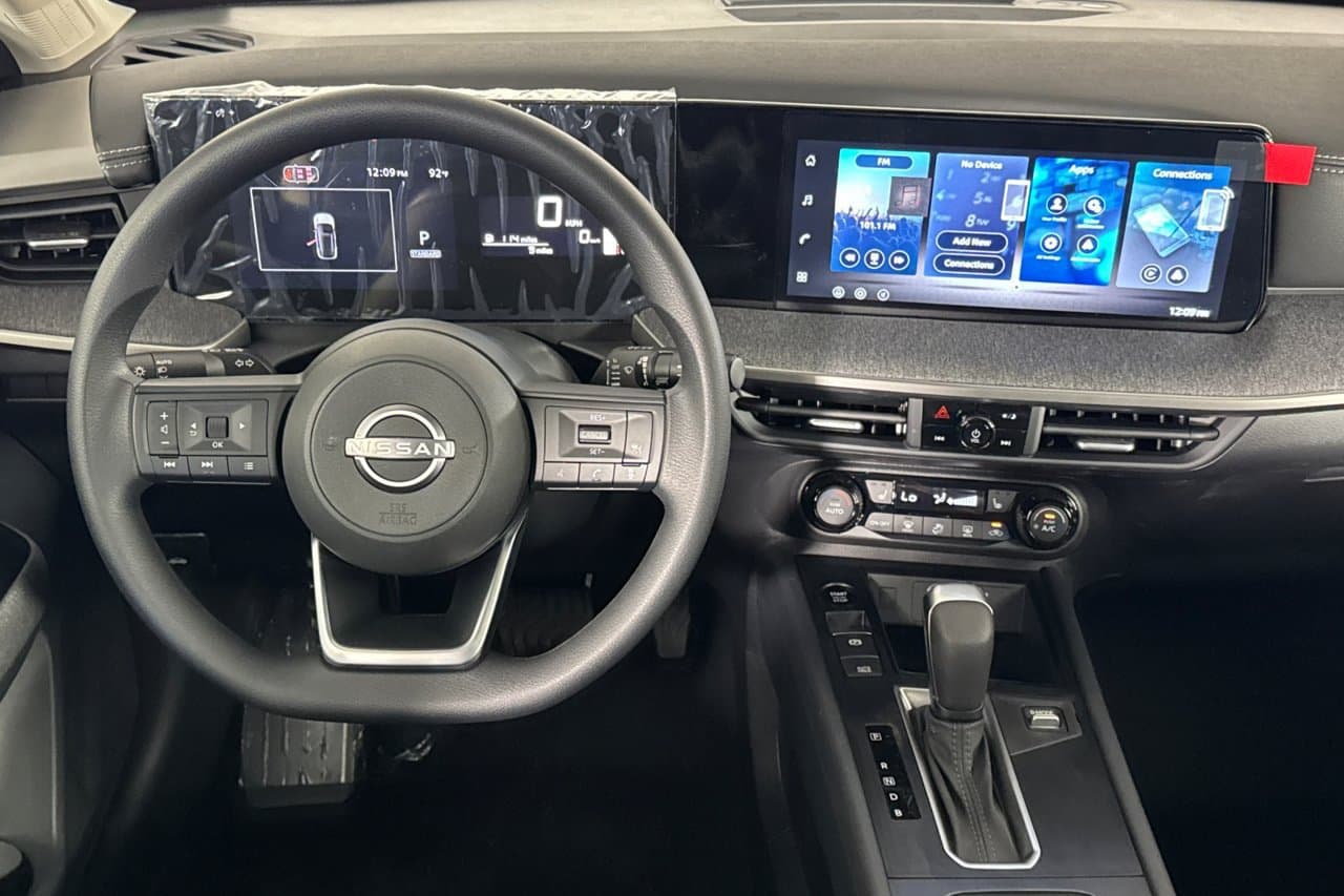 2027 Nissan Kicks SV 11