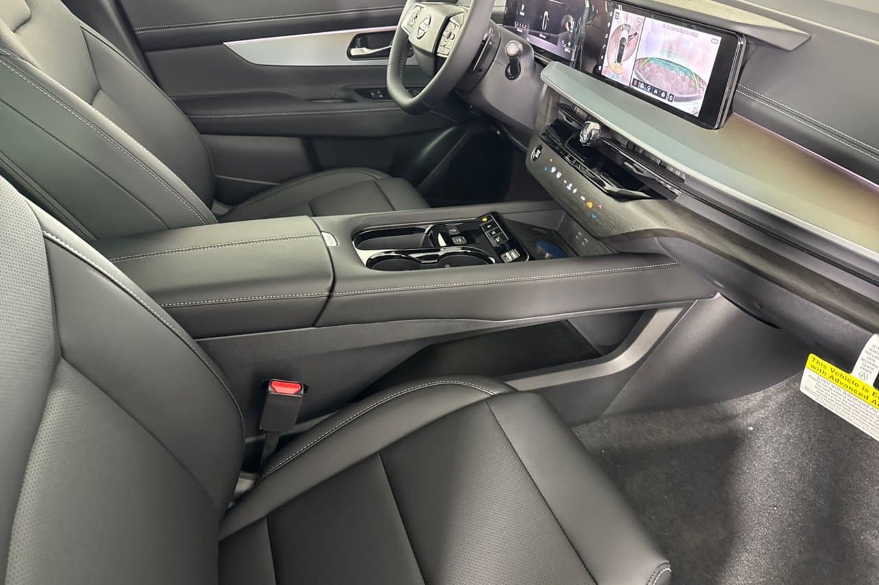 2027 Nissan Murano Dark Armor 13
