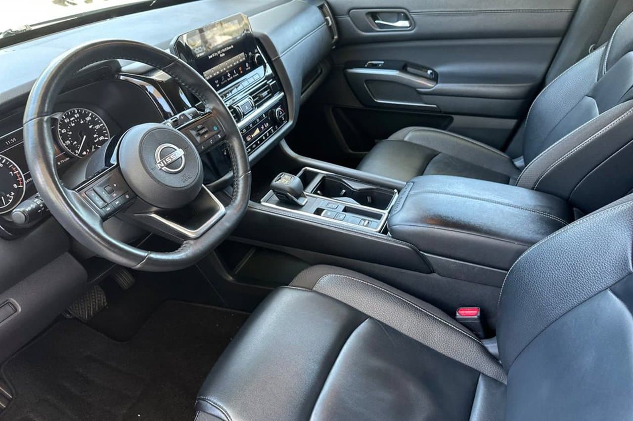 2024 Nissan Pathfinder SL 8