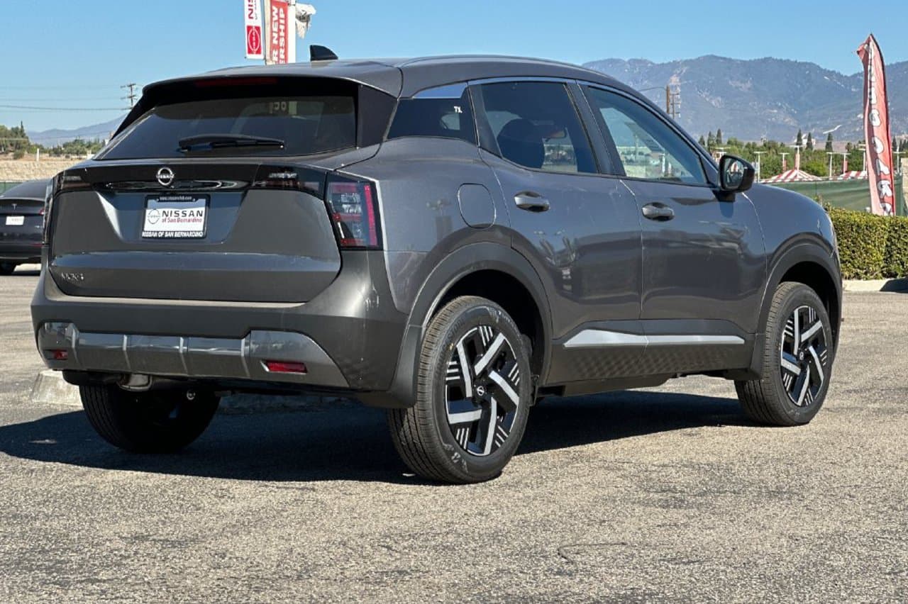 2027 Nissan Kicks SV 3