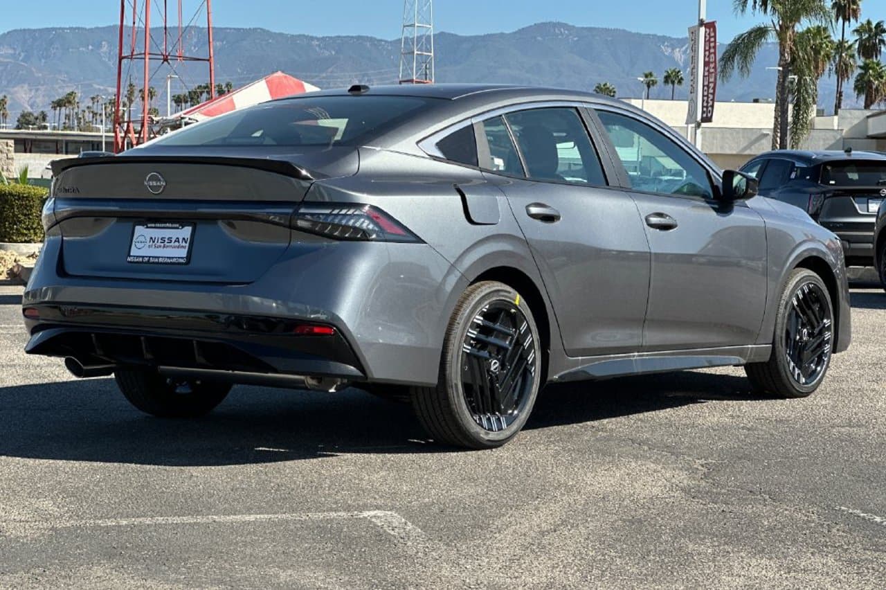 2027 Nissan Sentra SR 3