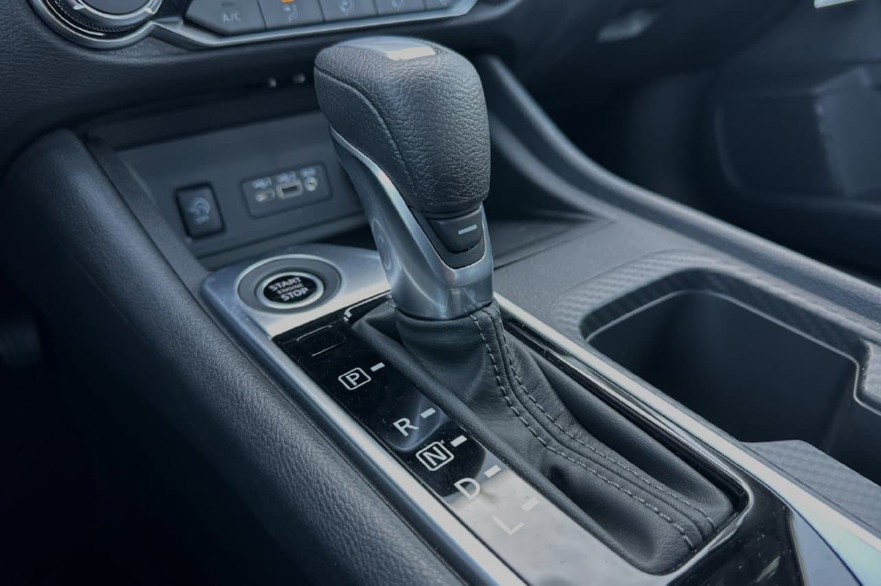 2025 Nissan Sentra SV 17