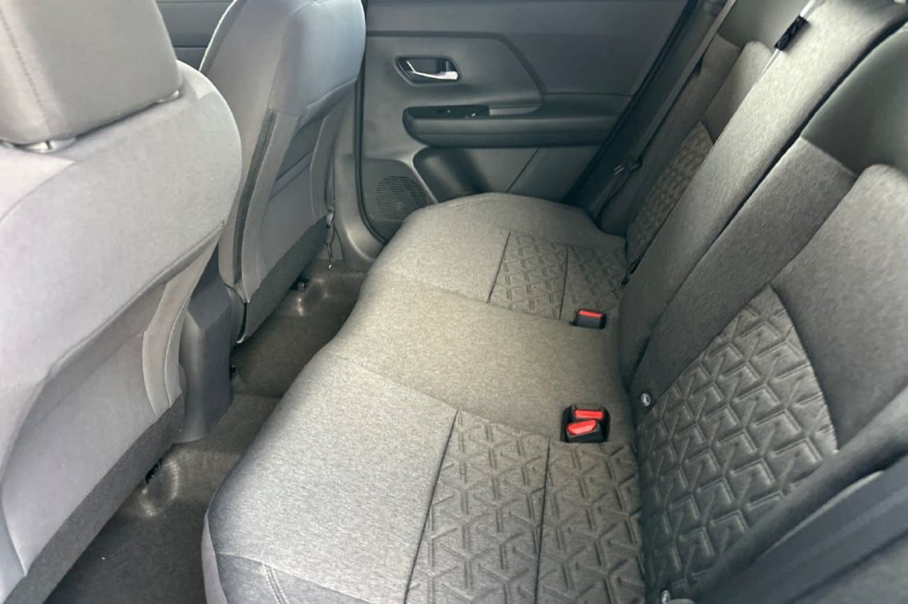 2027 Nissan Kicks SV 9