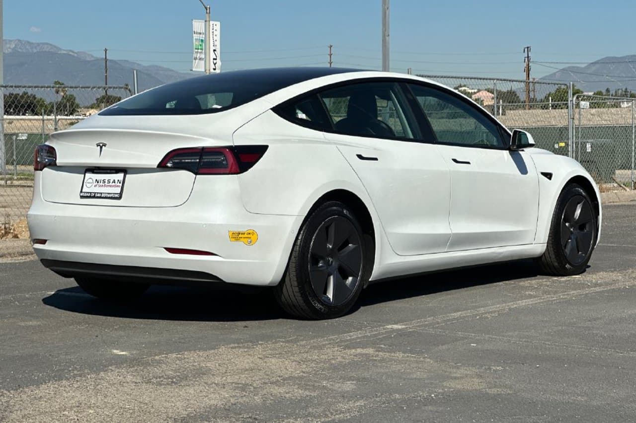 2022 Tesla Model 3 Base 3