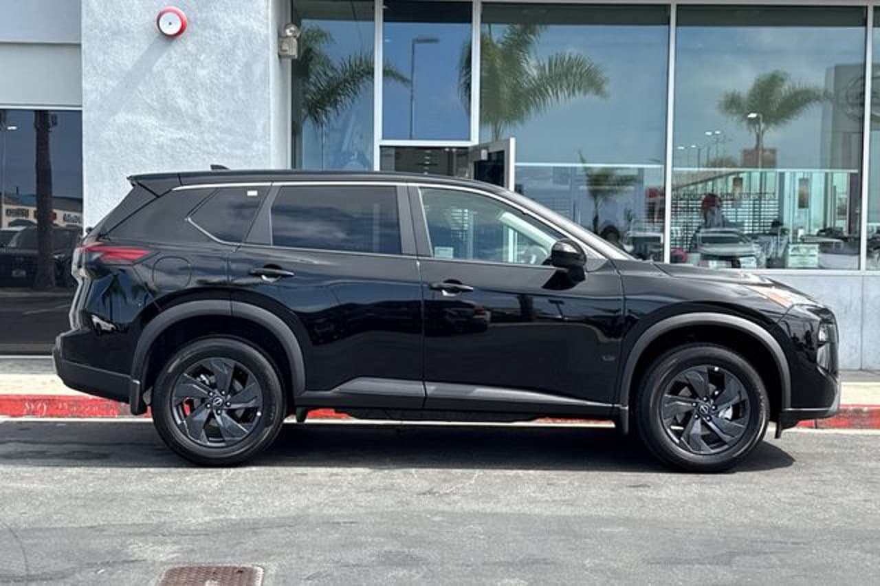 2026 Nissan Rogue SV 2