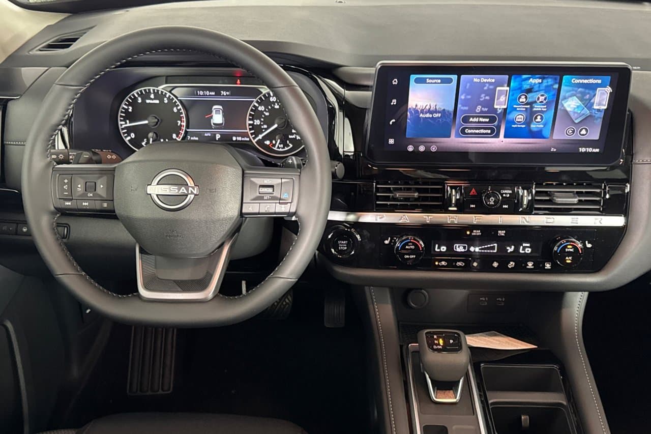 2026 Nissan Pathfinder SV 11