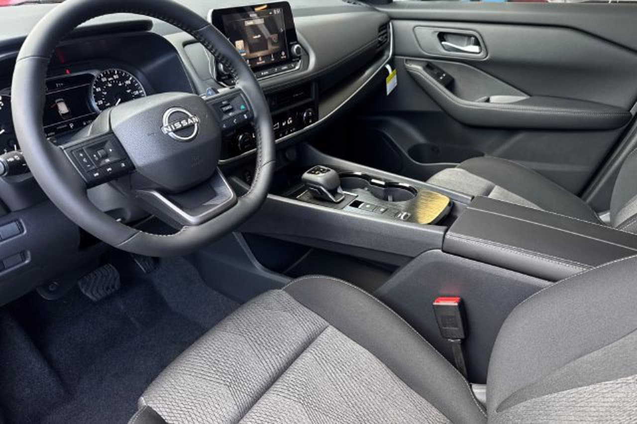 2026 Nissan Rogue SV 7