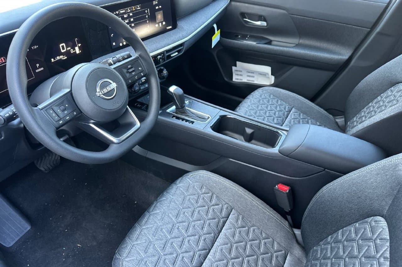 2027 Nissan Kicks SV 8