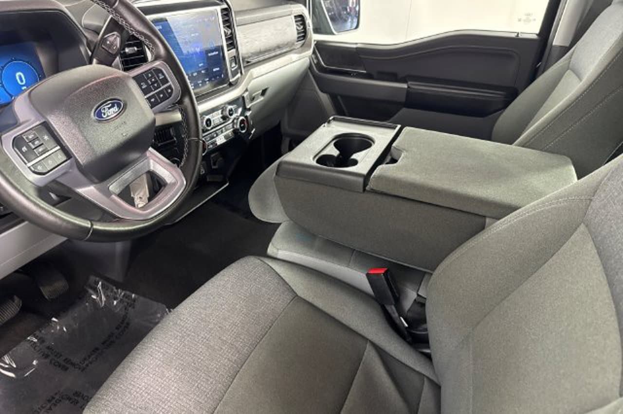 2025 Ford F-150 XLT 8