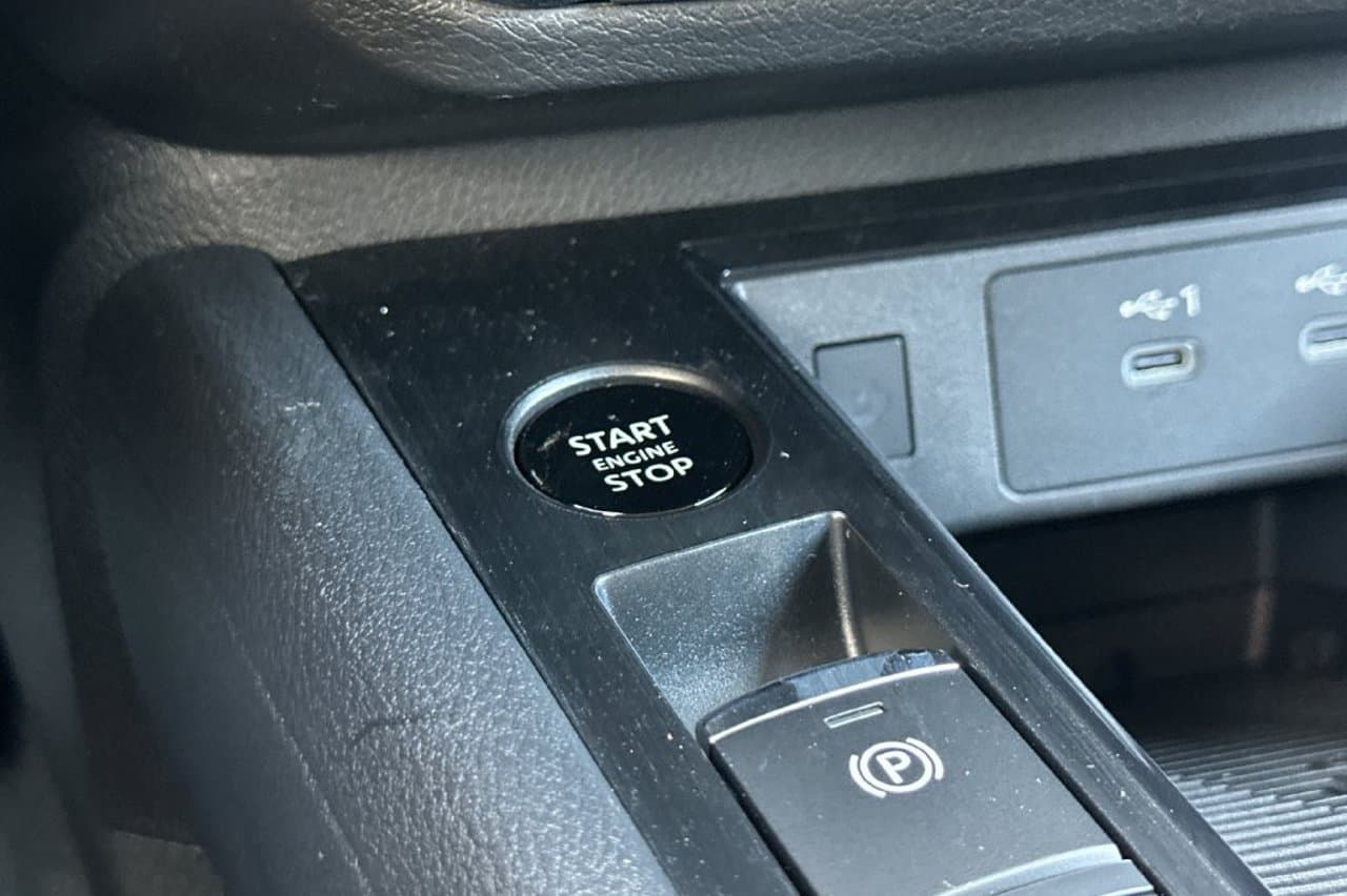 2027 Nissan Kicks SV 19