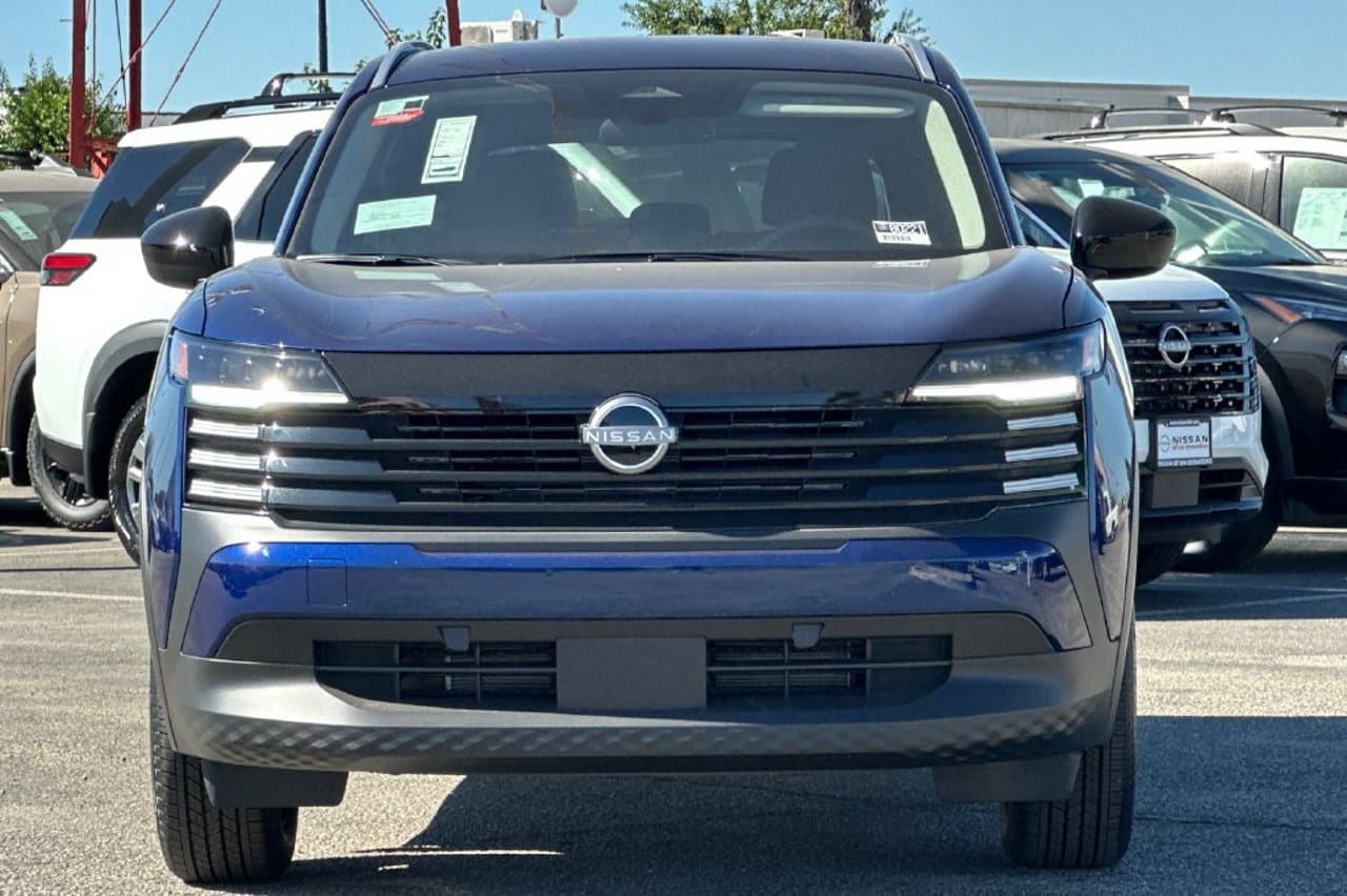 2027 Nissan Kicks SV 6