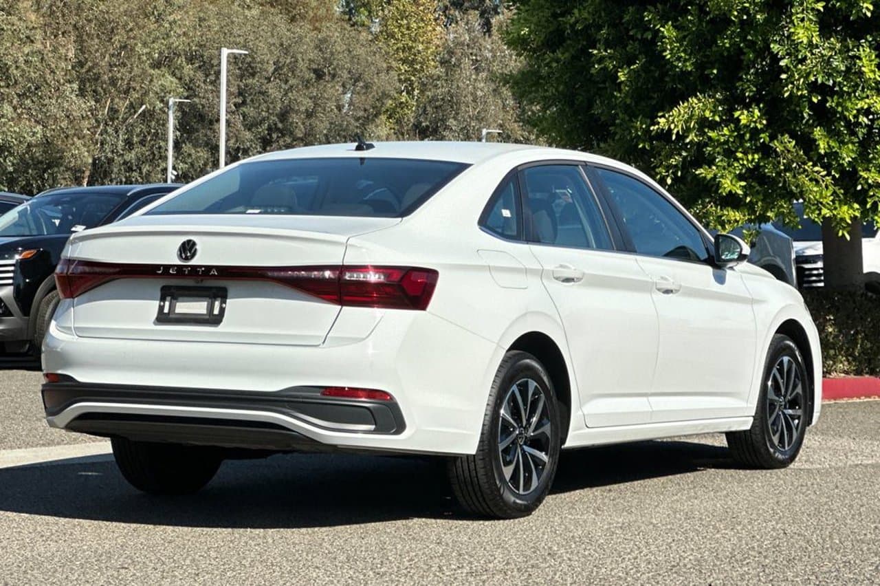 2025 Volkswagen Jetta S 4