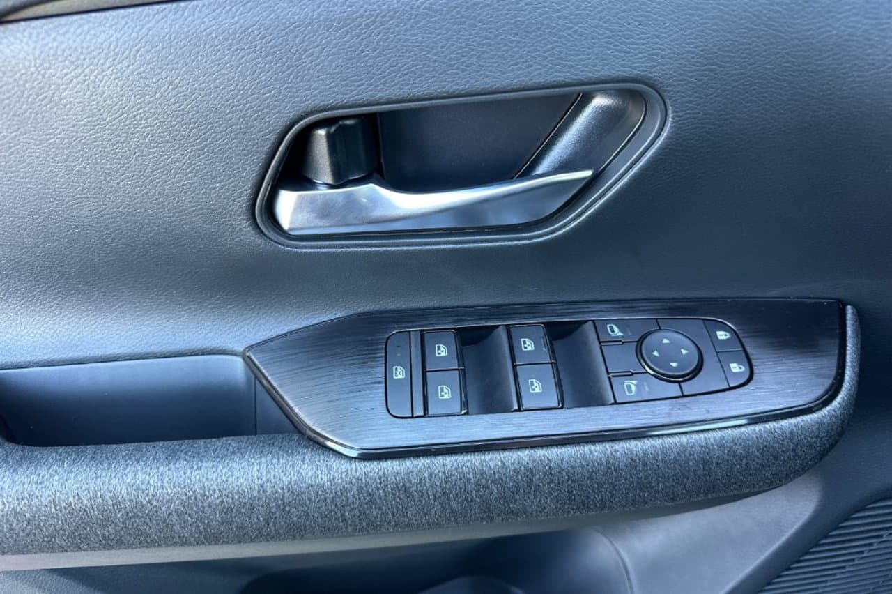 2027 Nissan Kicks SV 9