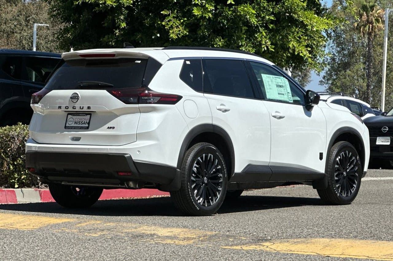 2026 Nissan Rogue Dark Armor 4
