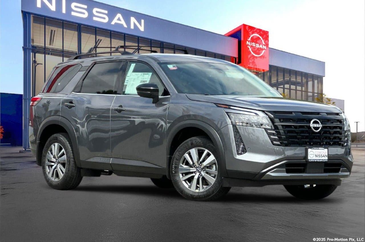 2026 Nissan Pathfinder SL 2
