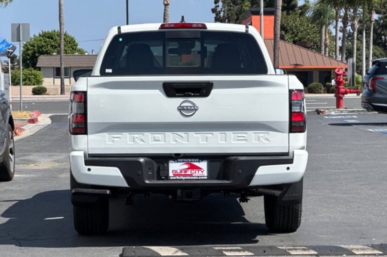 2027 Nissan Frontier SV 4
