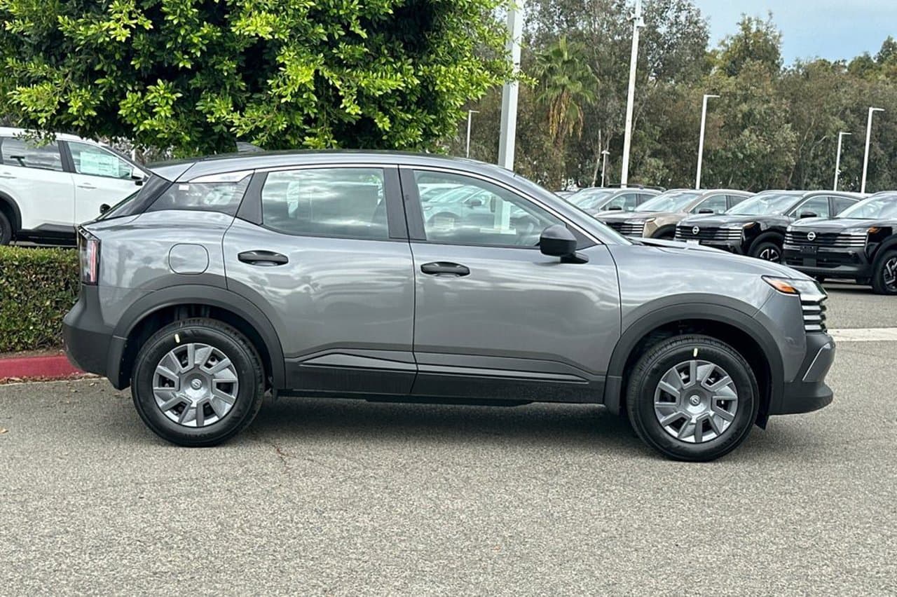 2027 Nissan Kicks S 3