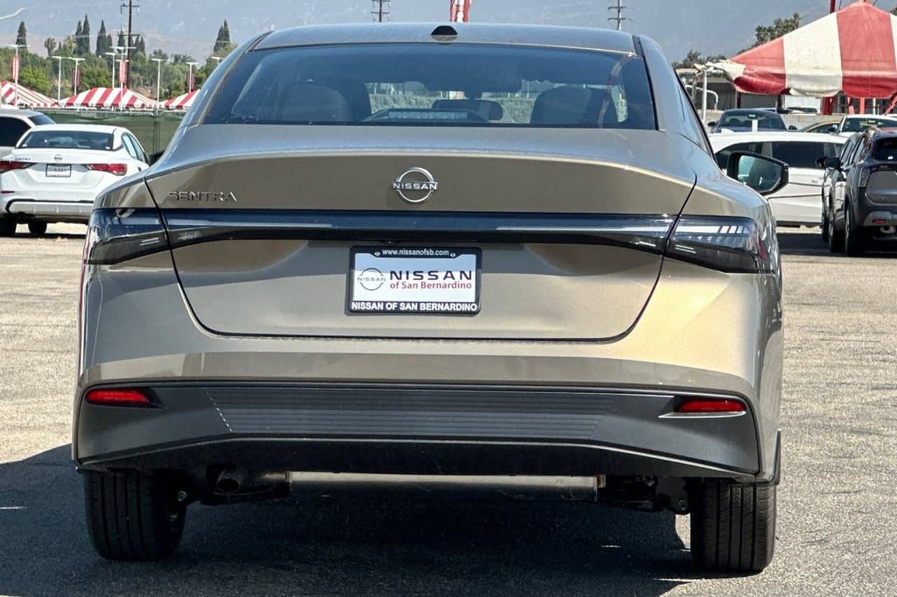2027 Nissan Sentra SV 4