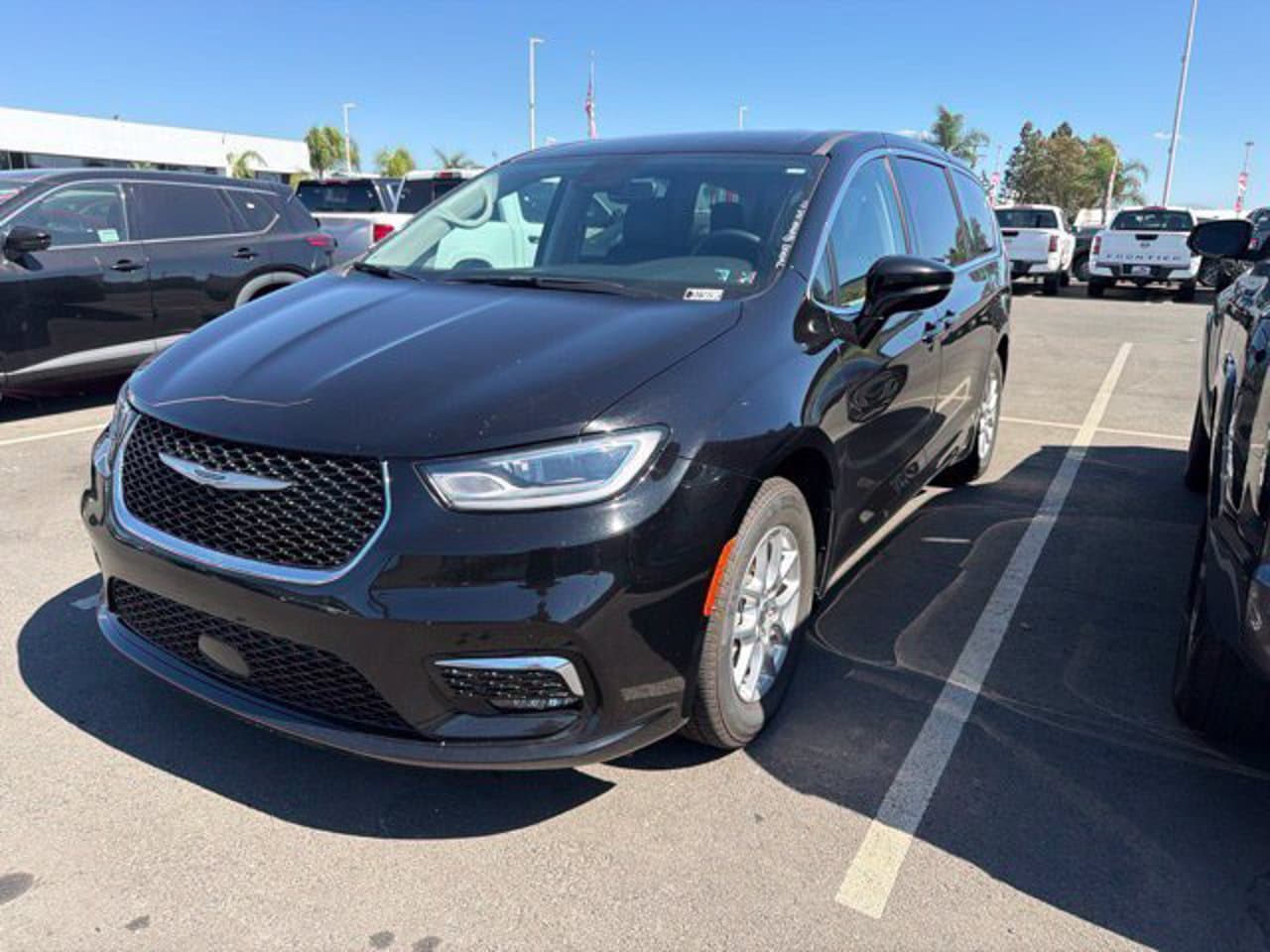 2024 Chrysler Pacifica Touring L 2