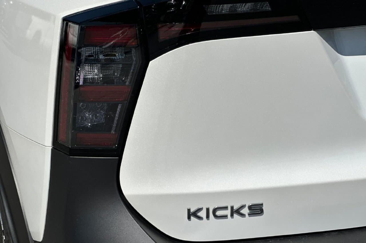 2026 Nissan Kicks SV 21