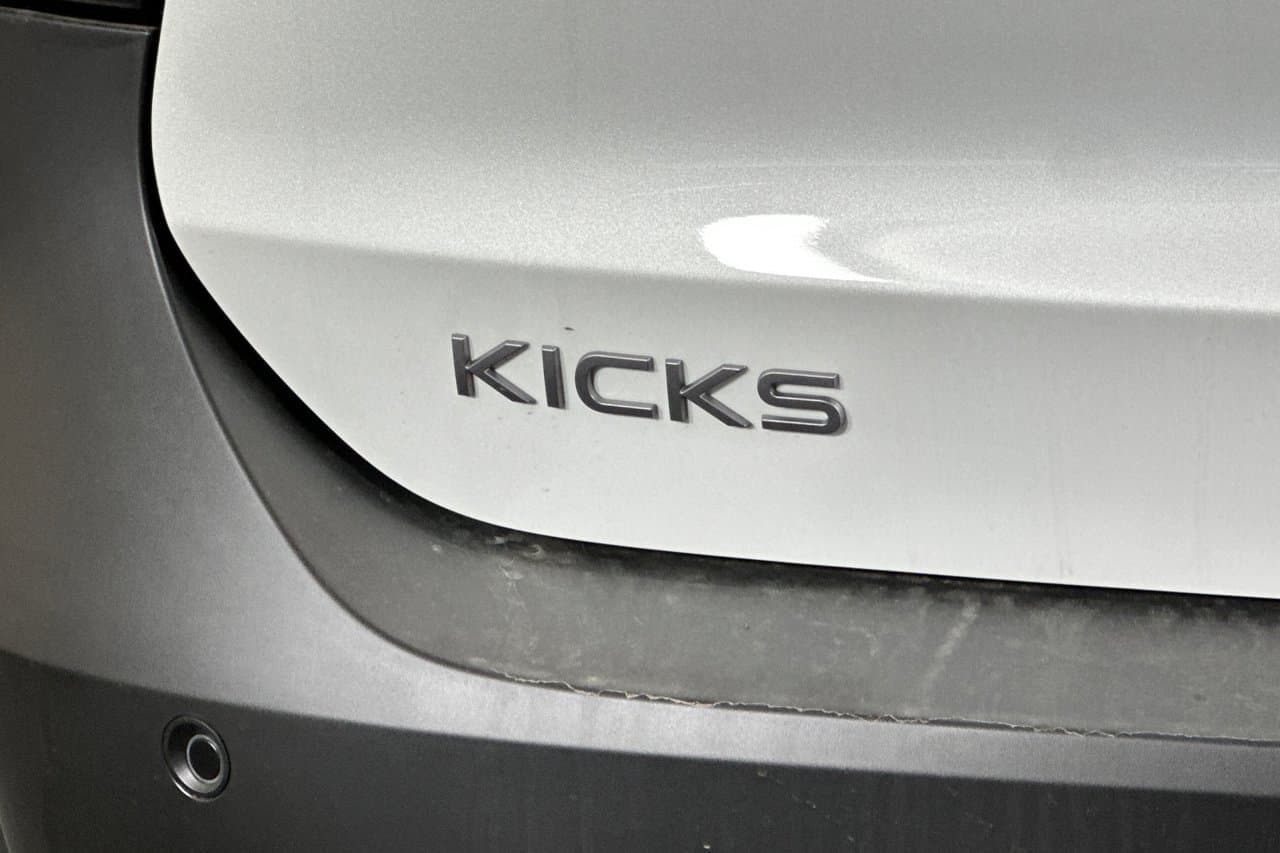 2026 Nissan Kicks SR 23