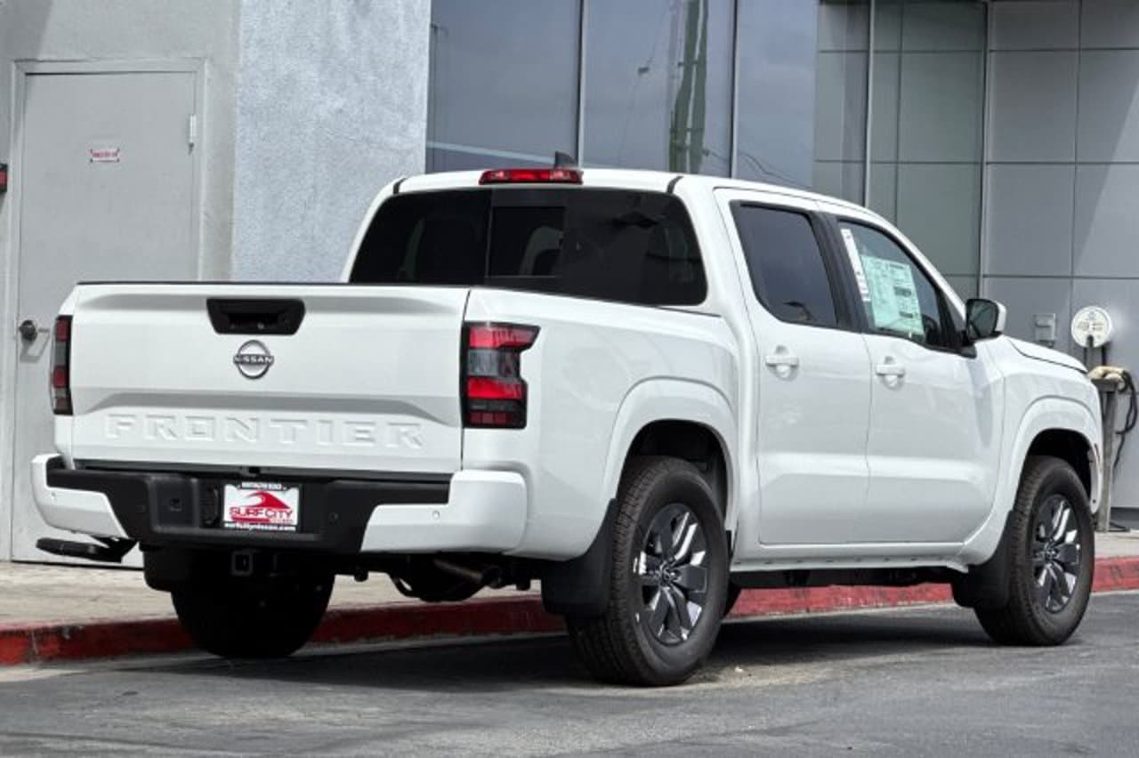 2026 Nissan Frontier SV 3