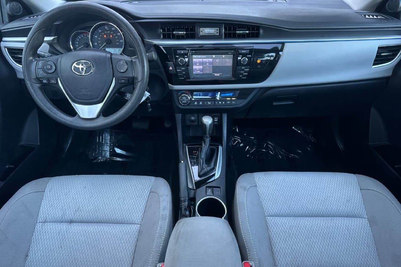 2016 Toyota Corolla LE 11