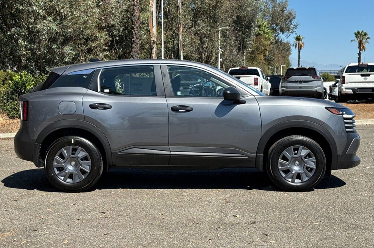 2027 Nissan Kicks S 3