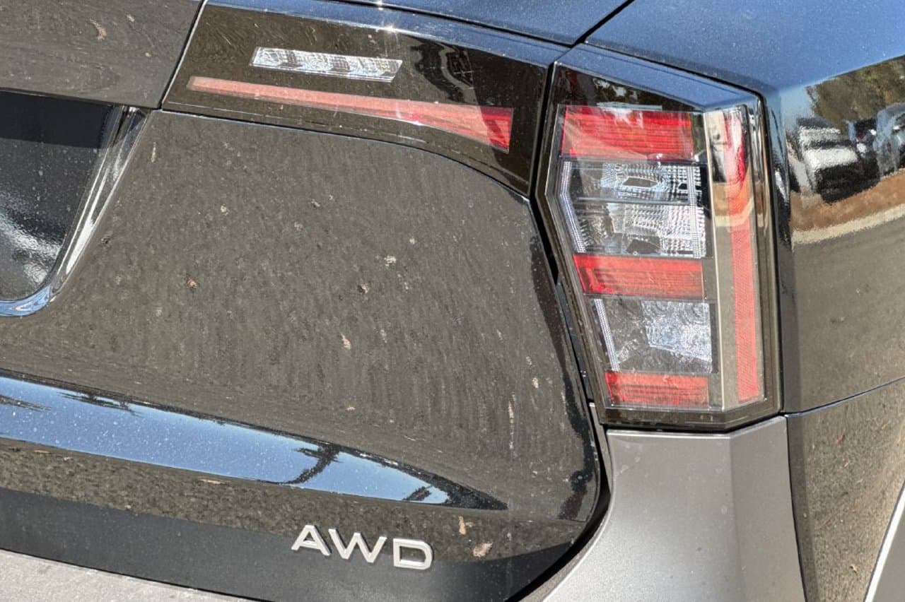 2027 Nissan Kicks SV 24