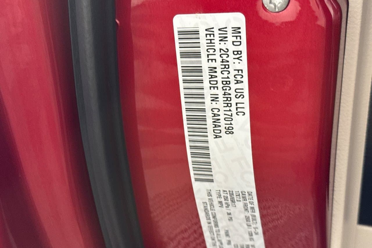 2024 Chrysler Pacifica Touring L 24