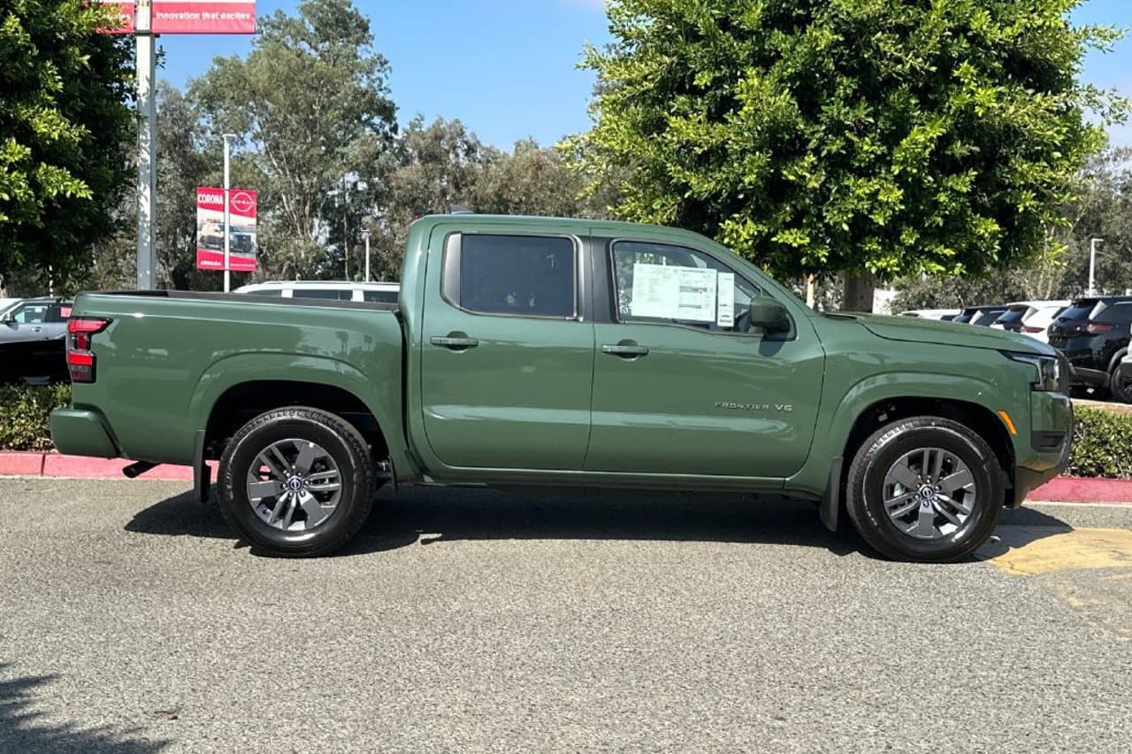 2027 Nissan Frontier SV 3
