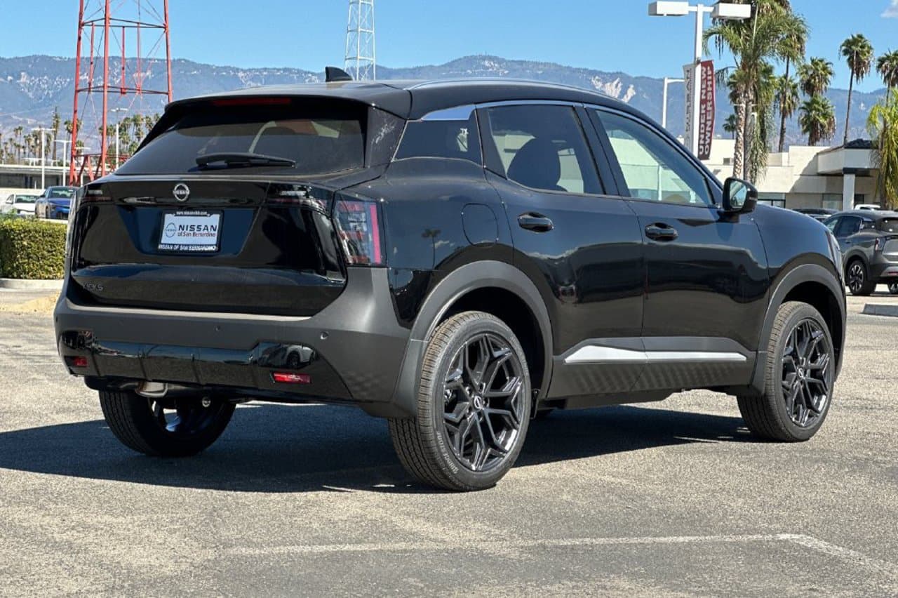 2027 Nissan Kicks SR 3